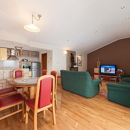 Apartments Zorica Tučepi Værelse billede