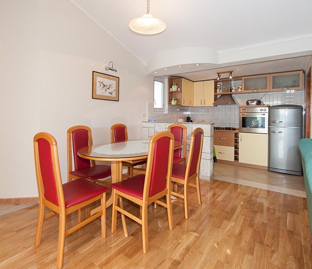 Apartments Zorica Tučepi Eksteriør billede